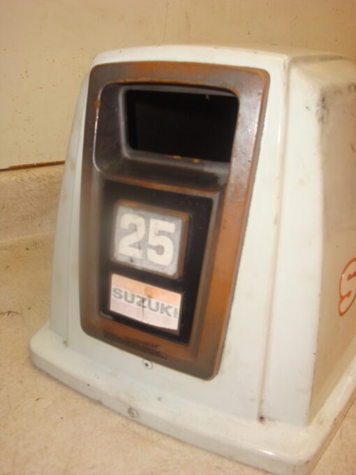 1985 85 SUZUKI OUTBOARD 25HP TOP COVER MOTOR SHROUD ENGINE,,
