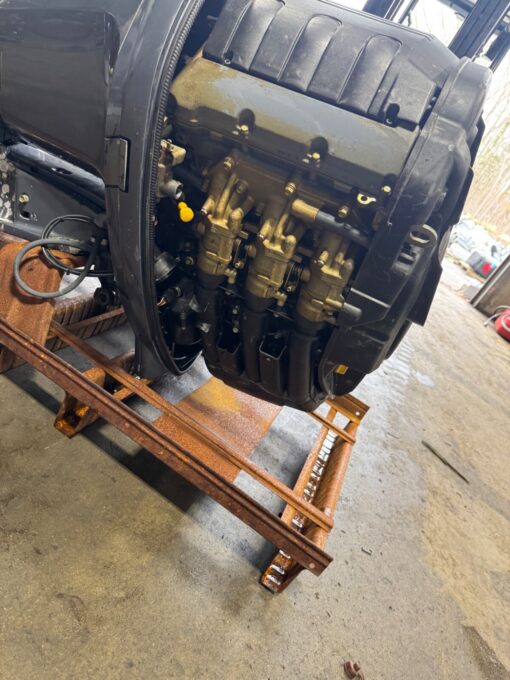 2003 Yamaha 225 hp F225 4-Stroke 25" Outboard Boat Motor V6 Standard Rotation RH,,