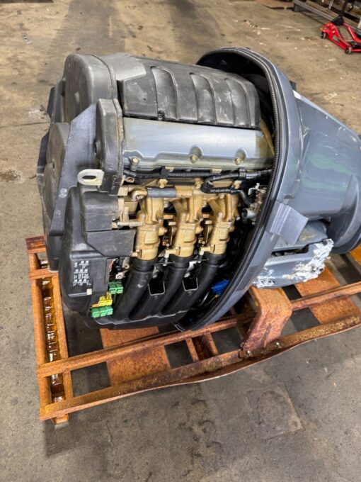 2003 Yamaha 225 hp F225 4-Stroke 25" Outboard Boat Motor V6 Standard Rotation RH,,
