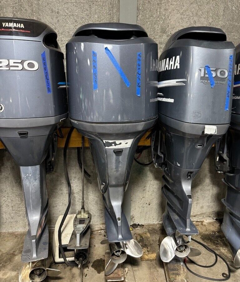 2005 Yamaha 250 hp F250 4-Stroke 25" Outboard Boat Motor V6 Nice Shape Counter
