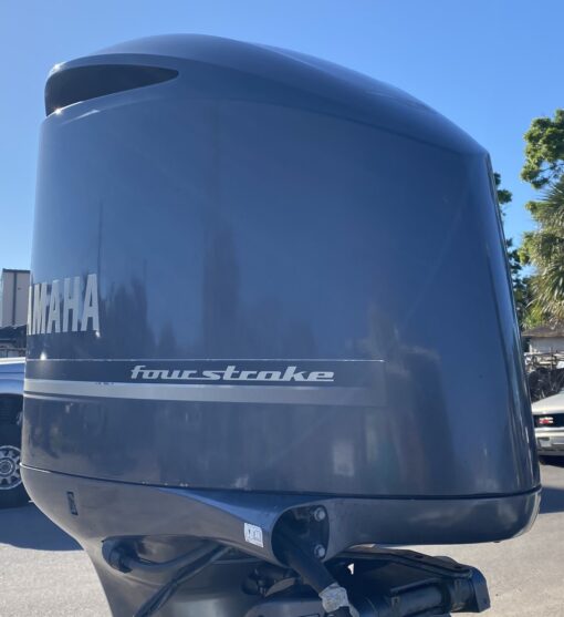 2010 Yamaha 350 HP 4-Stroke 30" Outboard Motor,,