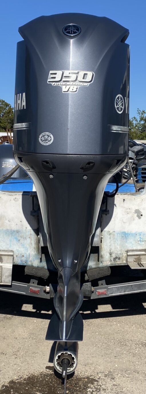 2010 Yamaha 350 HP 4-Stroke 30" Outboard Motor,,