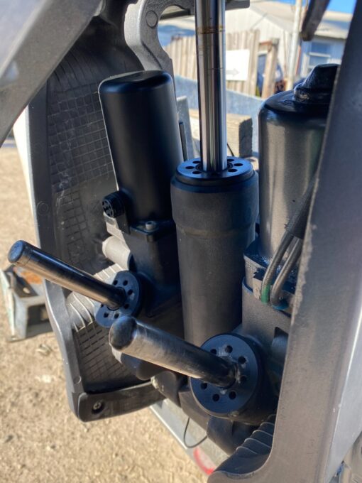 2010 Yamaha 350 HP 4-Stroke 30" Outboard Motor,,