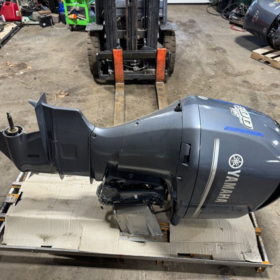 2013 Yamaha 300 hp F300 4-Stroke 30" Outboard Boat Motor V6 Counter Rotation LH,,