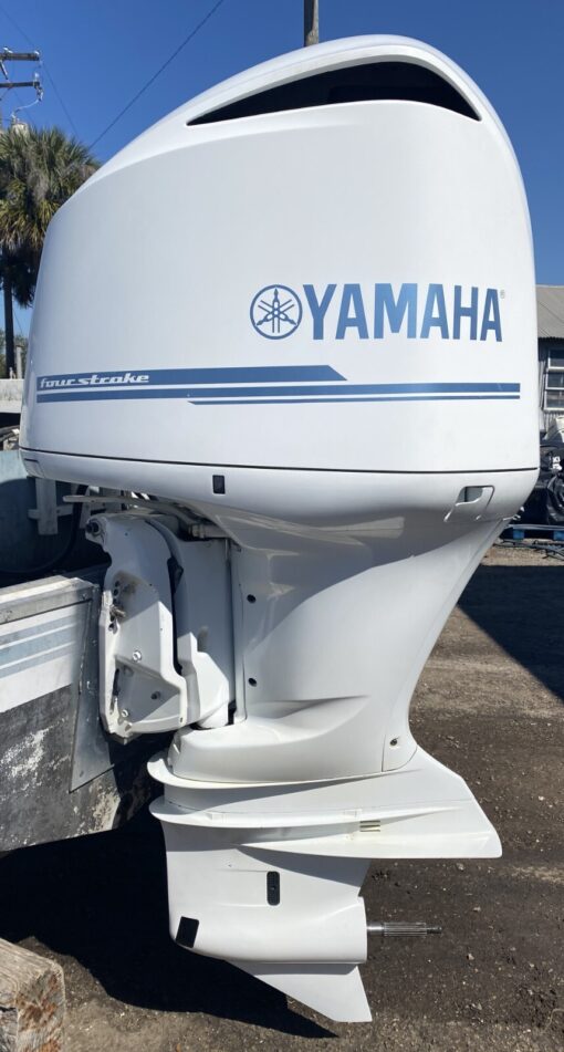 2016 Yamaha 350 HP 4-Stroke 30" Outboard Motor,,