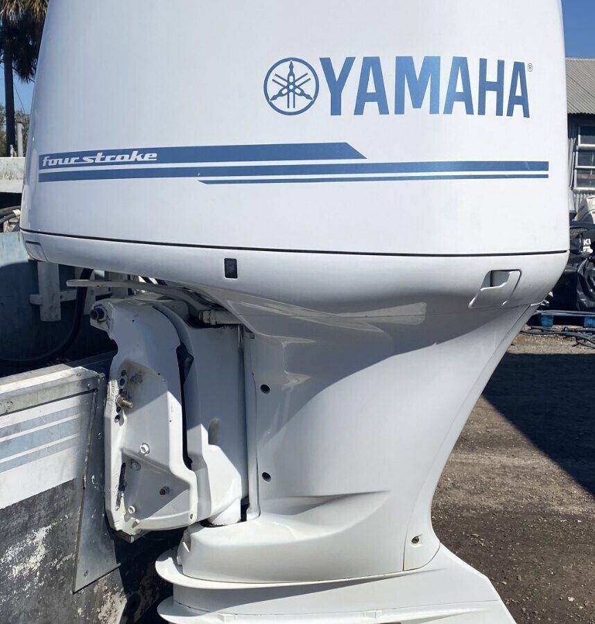 2016 Yamaha 350 HP 4-Stroke 30" Outboard Motor,,
