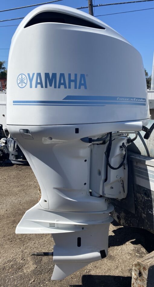 2016 Yamaha 350 HP 4-Stroke 30" Outboard Motor