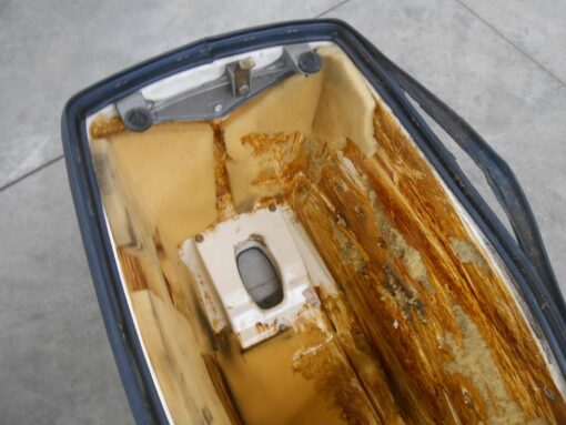 281779 Evinrude 1982 75hp E75TRLCNB Outboard Motor Engine Cover Hood (B),,