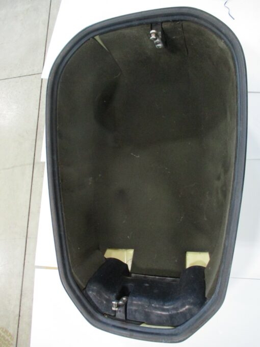 Evinrude 115 HP Ficht outboard motor hood off a 1998 year motor,,