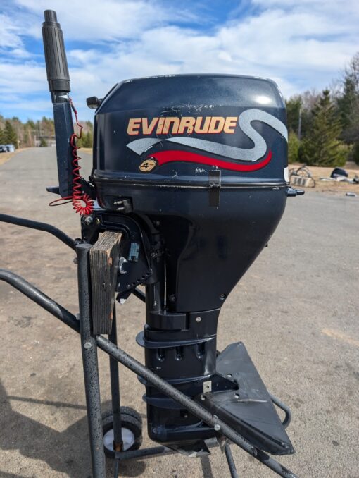 1999 Evinrude 15 HP 4-Stroke Outboard Motor – Long Shaft 20", Tiller, Pull Start – Reliable & Quiet