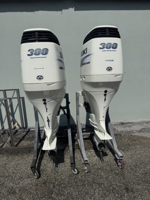 Pair of 2016 Suzuki 300 HP Four-Stroke Outboard Motors – Counter Rotating, 25” Shafts – EFI, Power Tilt & Trim – Includes Controls & Harnesses