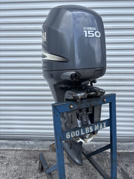 Pair of 2016 Suzuki 300 HP Four-Stroke Outboard Motors – Counter Rotating, 25” Shafts – EFI, Power Tilt & Trim – Includes Controls & Harnesses - Image 9