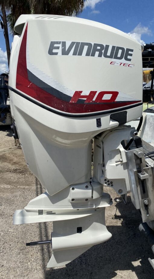 2015 Evinrude E-TEC H.O. 135HP 2-Stroke Outboard Motor – 20” Shaft – Power Tilt & Trim – Fuel Injected – Serviced