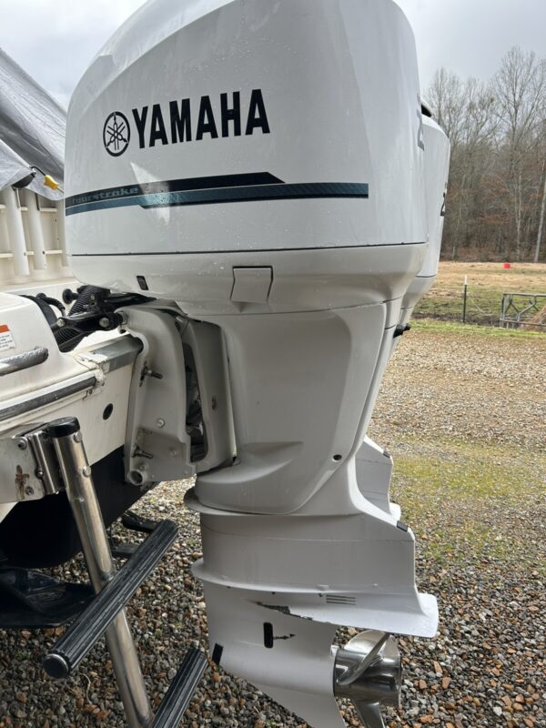 2005 Yamaha F250 Outboard Motors – Twin 250HP 4-Strokes – 25”/30” Shafts – Rebuilt Powerheads – Controls Included - Image 4