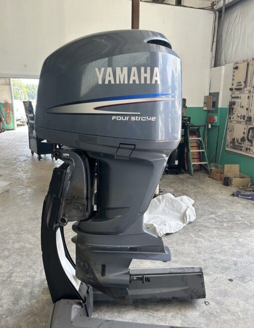 2007 Yamaha F225 Outboard Motor – 225HP – 4-Stroke – 25" Shaft – Freshwater Use – 902 Hours