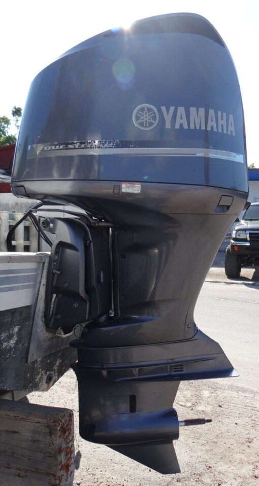 2008 Yamaha V8 350HP 4-Stroke DEC Outboard Motor – 25” Shaft, Used, Excellent Condition - Image 2