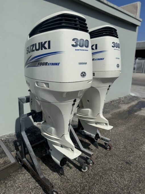 Pair of 2016 Suzuki 300 HP Four-Stroke Outboard Motors – Counter Rotating, 25” Shafts – EFI, Power Tilt & Trim – Includes Controls & Harnesses - Image 2