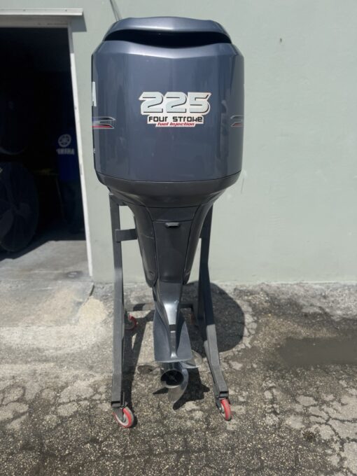 2003 Yamaha F225 225HP Four Stroke Outboard Motor – 25” Shaft – EFI – Reliable Power – Smooth Compression - Image 2