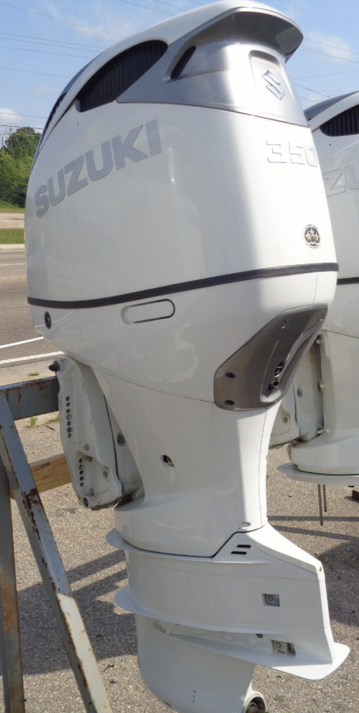 2021 Suzuki DF350 350HP Dual Prop 4-Stroke Outboard Motor – 30” Shaft – Excellent Condition