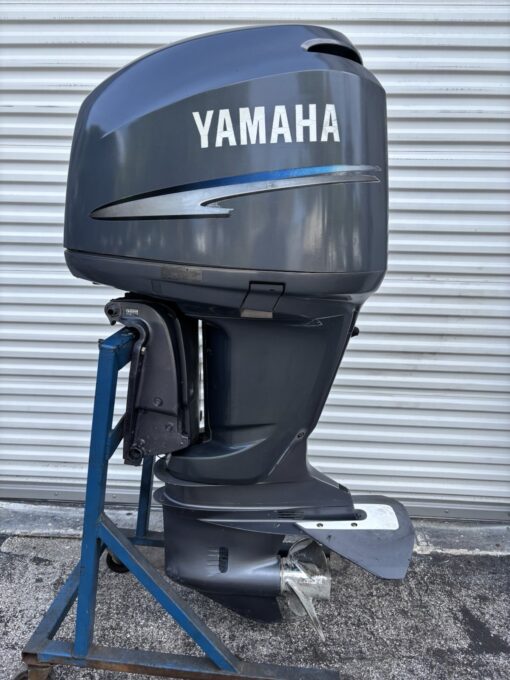2004 Yamaha 200 HP Four-Stroke Outboard Motor – F200TLRC – EFI – 25” Shaft – Power Tilt & Trim – Runs Perfect - Image 3