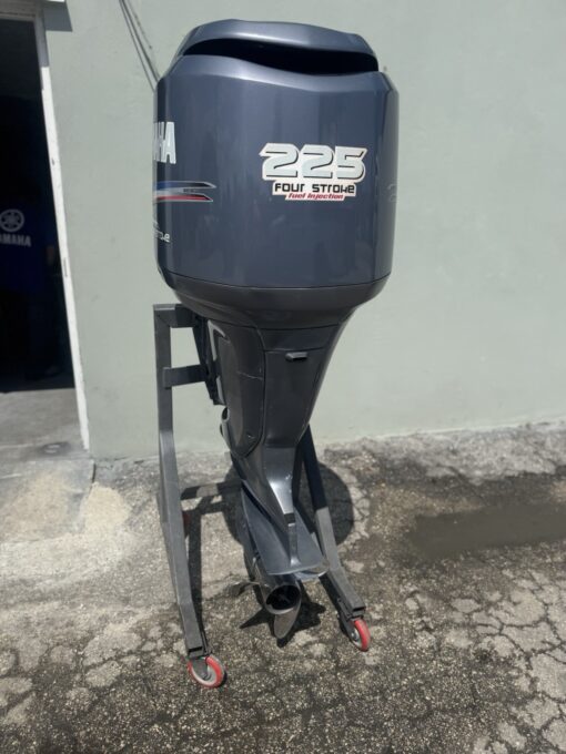 2003 Yamaha F225 225HP Four Stroke Outboard Motor – 25” Shaft – EFI – Reliable Power – Smooth Compression - Image 3