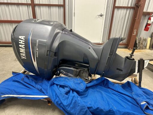 2007 Yamaha F225 Outboard Motor – 225HP – 4-Stroke – 25" Shaft – Freshwater Use – 902 Hours - Image 3