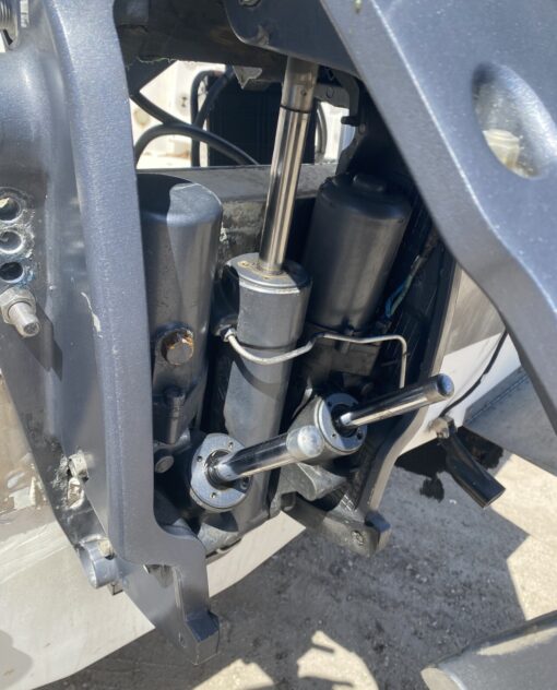 2012 Yamaha 300HP 4-Stroke EFI Outboard Motor – 25” Shaft – DEC – Fully Serviced – Smooth Running - Image 4