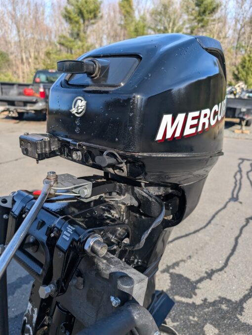 2009 Mercury 20HP 4-Stroke Outboard Motor – 20” Long Shaft – Electric Start – Power Tilt – Remote - Image 4
