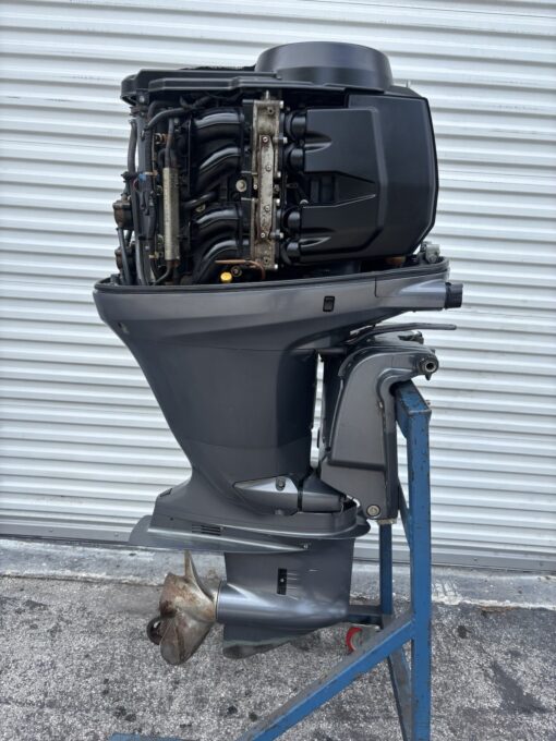 Pair of 2016 Suzuki 300 HP Four-Stroke Outboard Motors – Counter Rotating, 25” Shafts – EFI, Power Tilt & Trim – Includes Controls & Harnesses - Image 6