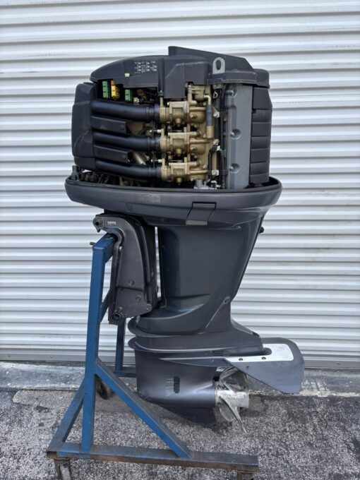 2004 Yamaha 200 HP Four-Stroke Outboard Motor – F200TLRC – EFI – 25” Shaft – Power Tilt & Trim – Runs Perfect - Image 6