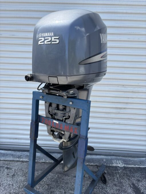 2003 Yamaha F225 225HP Four Stroke Outboard Motor – 25” Shaft – EFI – Power Tilt – Runs Strong - Image 6