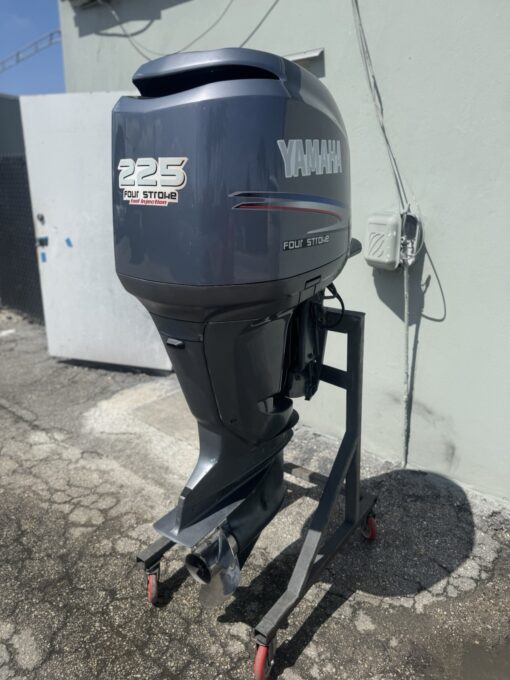2003 Yamaha F225 225HP Four Stroke Outboard Motor – 25” Shaft – EFI – Reliable Power – Smooth Compression - Image 6