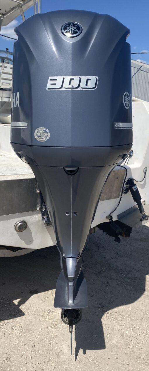 2012 Yamaha 300HP 4-Stroke EFI Outboard Motor – 25” Shaft – DEC – Fully Serviced – Smooth Running - Image 6