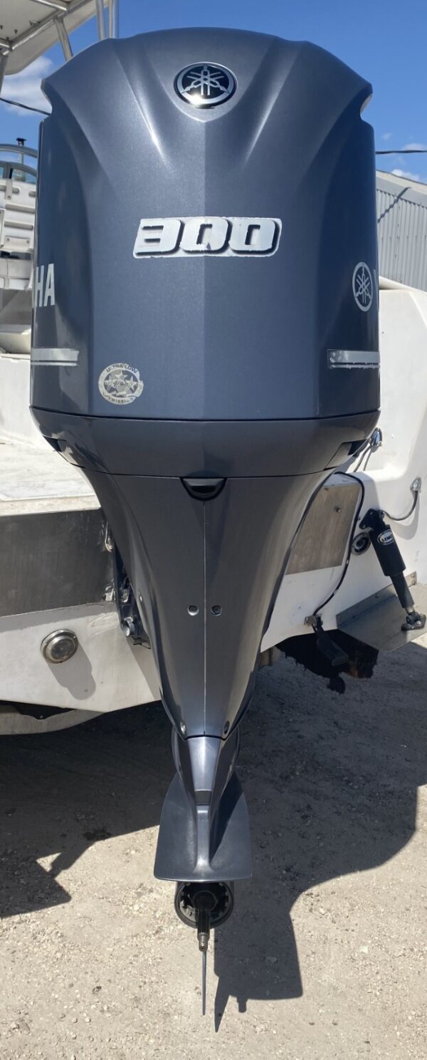 2012 Yamaha 300HP 4-Stroke EFI Outboard Motor – 25” Shaft – DEC – Fully Serviced – Smooth Running - Image 6