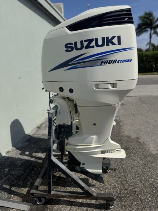 Pair of 2016 Suzuki 300 HP Four-Stroke Outboard Motors – Counter Rotating, 25” Shafts – EFI, Power Tilt & Trim – Includes Controls & Harnesses - Image 7