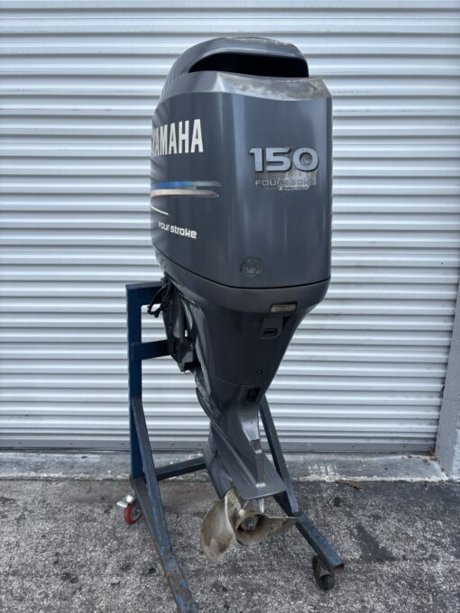 Pair of 2016 Suzuki 300 HP Four-Stroke Outboard Motors – Counter Rotating, 25” Shafts – EFI, Power Tilt & Trim – Includes Controls & Harnesses - Image 7