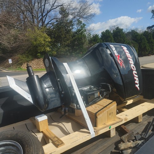2010 Mercury Pro XS 200HP Optimax 2-Stroke Outboard Motor – 20” Shaft – Only 30 Hours – Freshwater Use