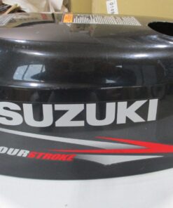 Suzuki outboard motor hood off a 4 stroke 6 HP,,