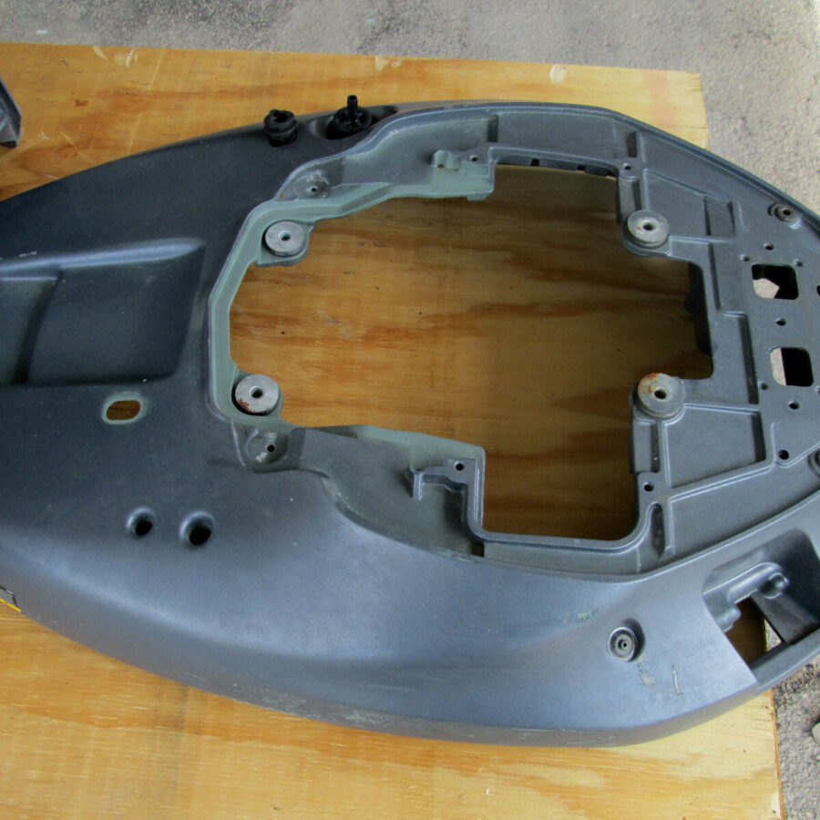 Yamaha outboard VZ 150 HPDI Lower Cowling Motor Cover 68F-427711-00-8D 200 175,,
