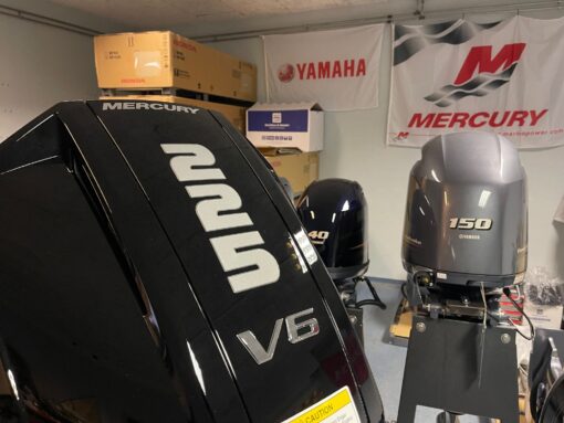 Mercury 225 HP extra long shaft F225 DS (including digital remote control, gauges and stainless steel propeller),,