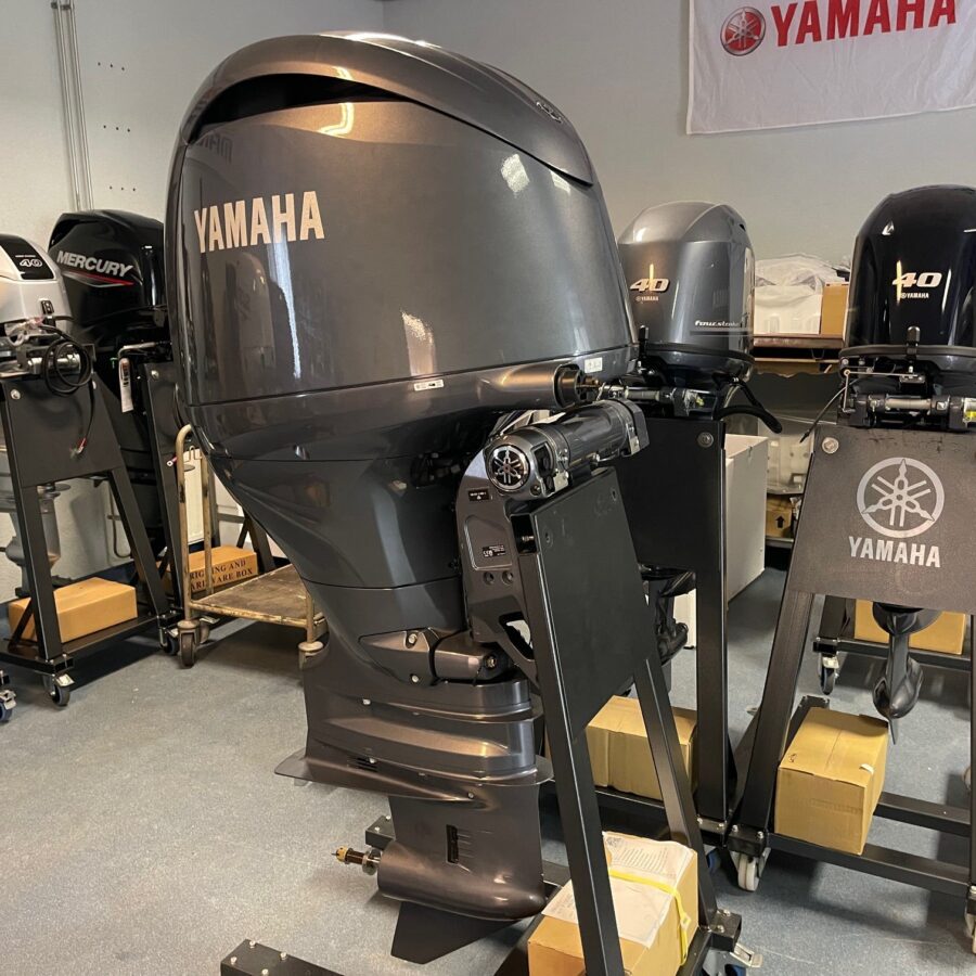 Yamaha 150 PK langstaart F150 CBL (inclusief geïntegreerde hydraulische stuurcilinder, drive-by-wire, CL5 display en propeller),,